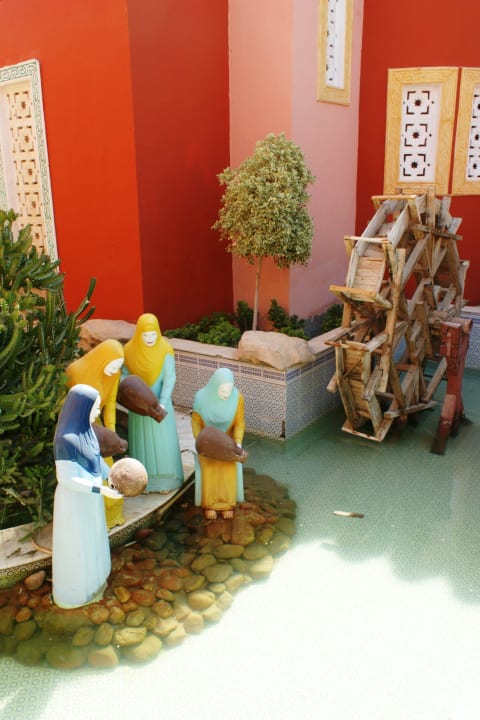 Brunnenszene nach dem Haupteingang Pickalbatros Alf Leila Wa Leila Resort - Neverland Hurghada