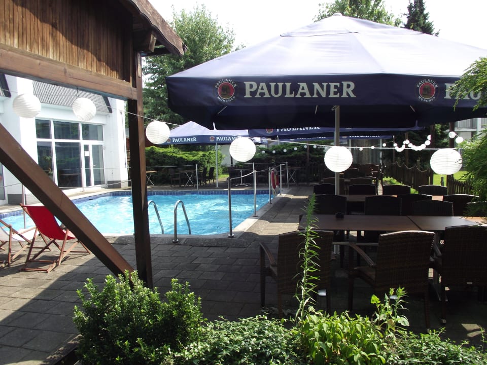 Aussenpool Leonardo Hotel Düsseldorf Airport - Ratingen