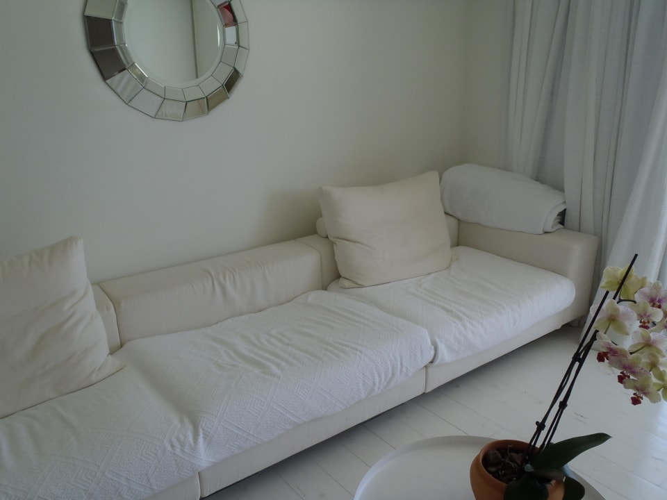 Kleine Suite, Sofa Amirandes A Grecotel Resort To Live