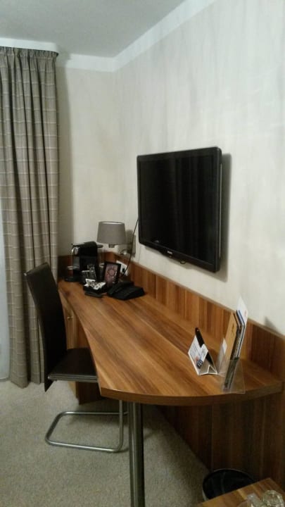 Tisch BLOCK Hotel & Living