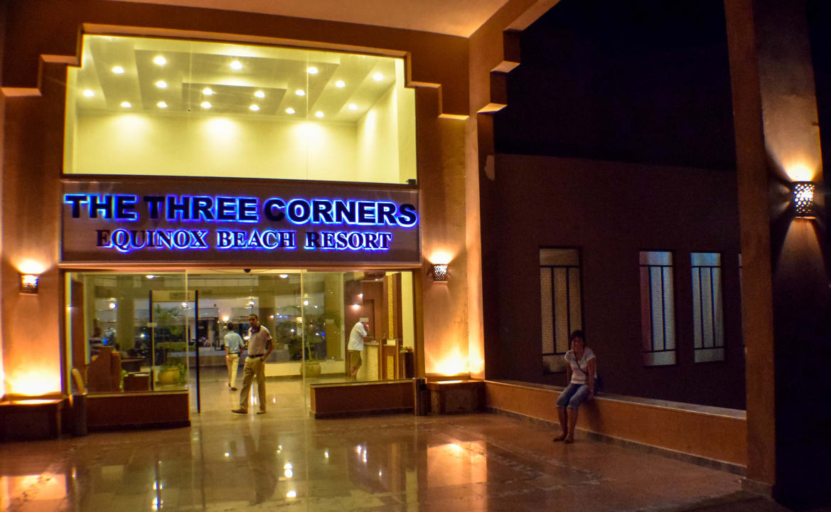 Lobby Three Corners Equinox Beach Resort