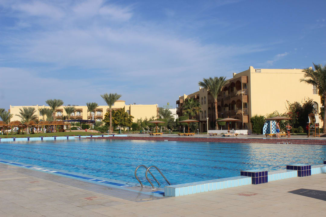 Олимпийский бассейн Desert Rose