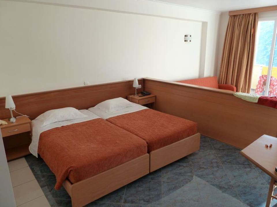 Zimmer 150 Ithea Suites Hotel