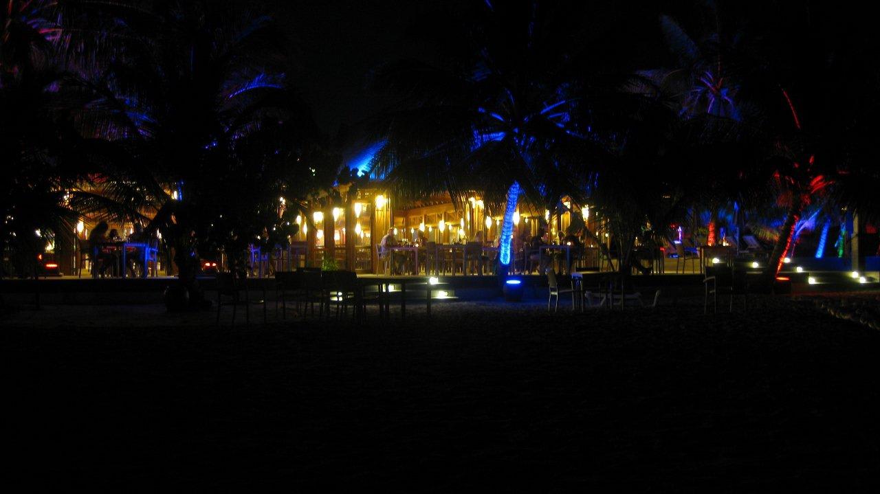 Sunset Bar & Restaurant Vilamendhoo Island Resort & Spa