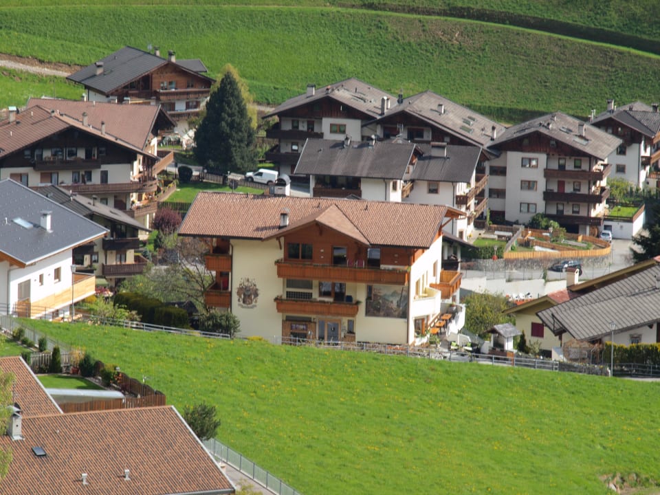 Sonnenrundgang: Blick auf das Hotel Panoramahotel Wildschütz
