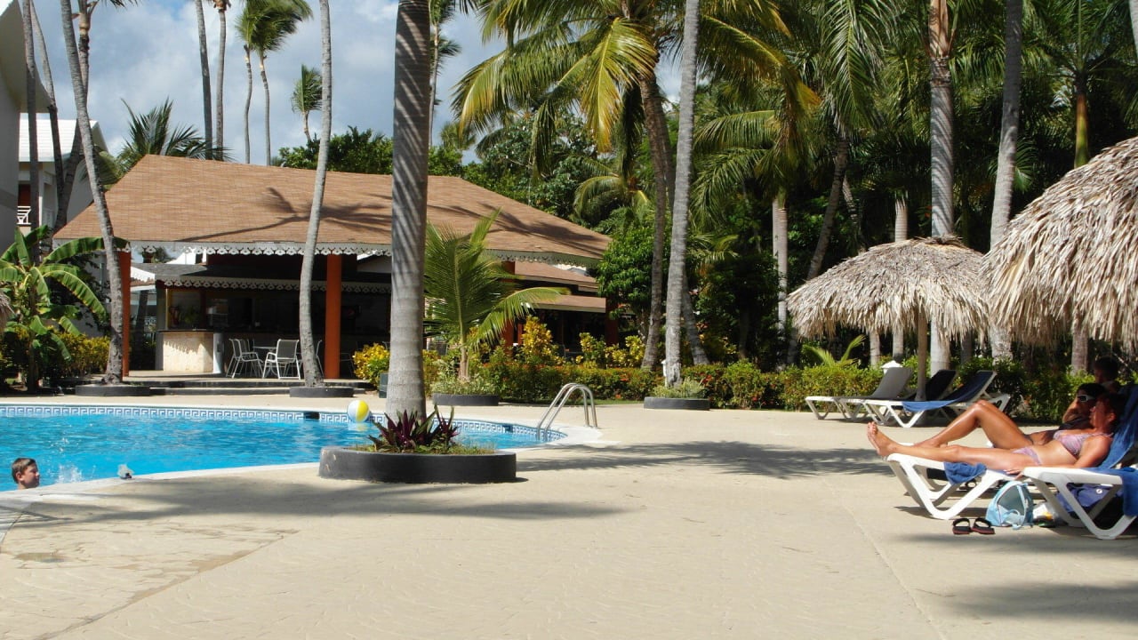Einer der drei pools Vista Sol Punta Cana