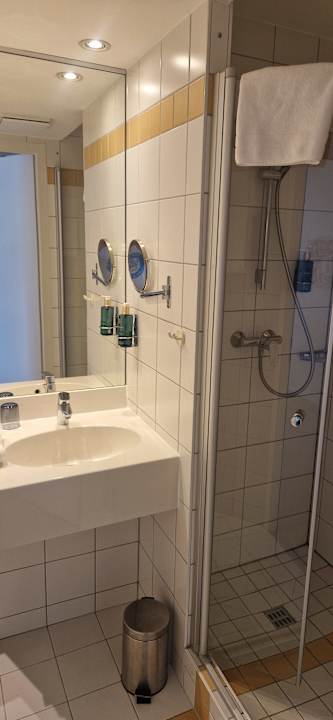 Zimmer Essential by Dorint Hotel Köln-Junkersdorf