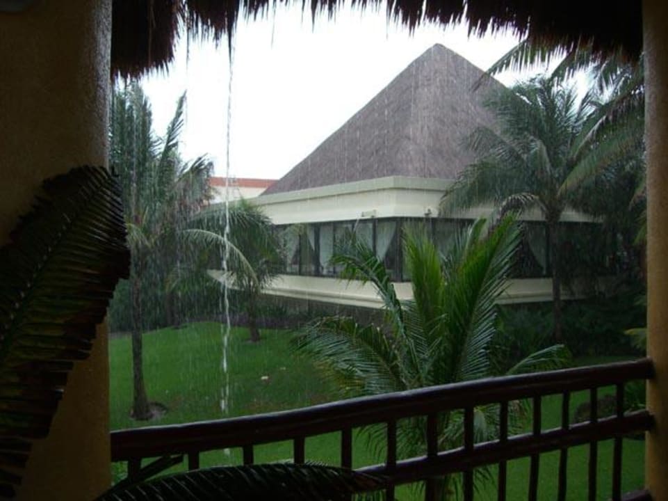 Regen ohne Ende Bahia Principe Grand Tulum