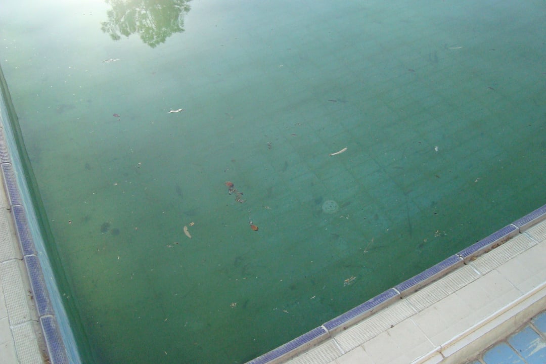 Verdreckter Pool Polat Thermal Hotel