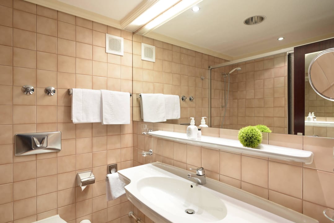 Badezimmerbeispiel Ringhotel Loew's Merkur