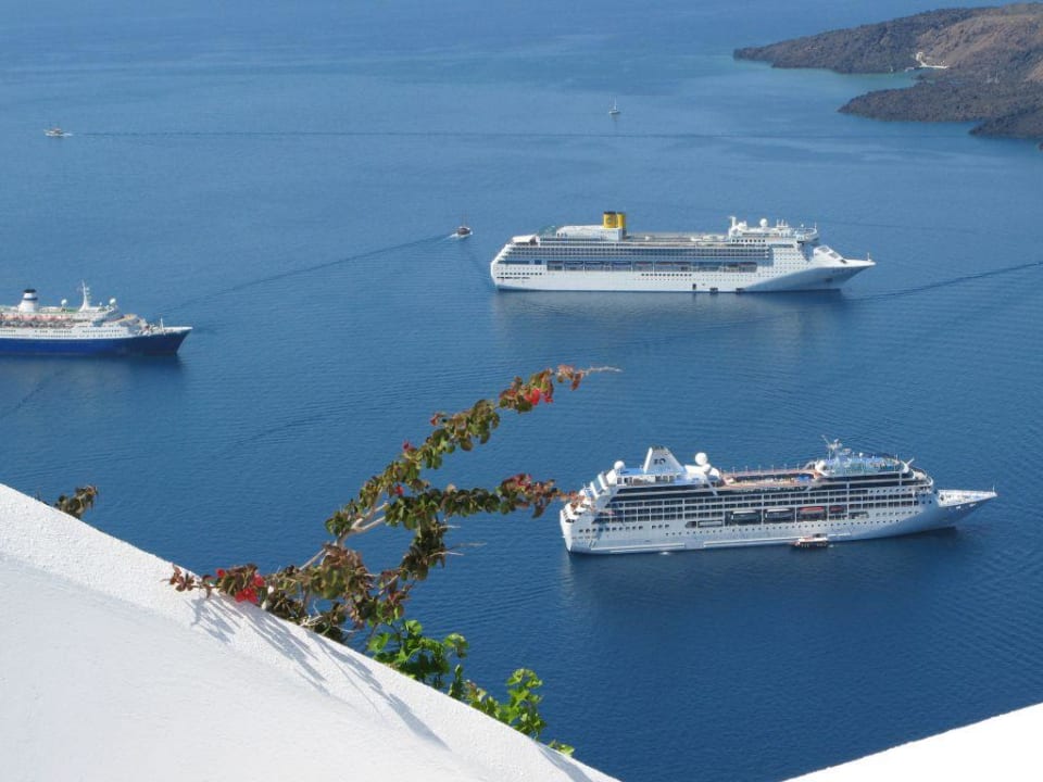 Cruise ships Hotel Homeric Poems