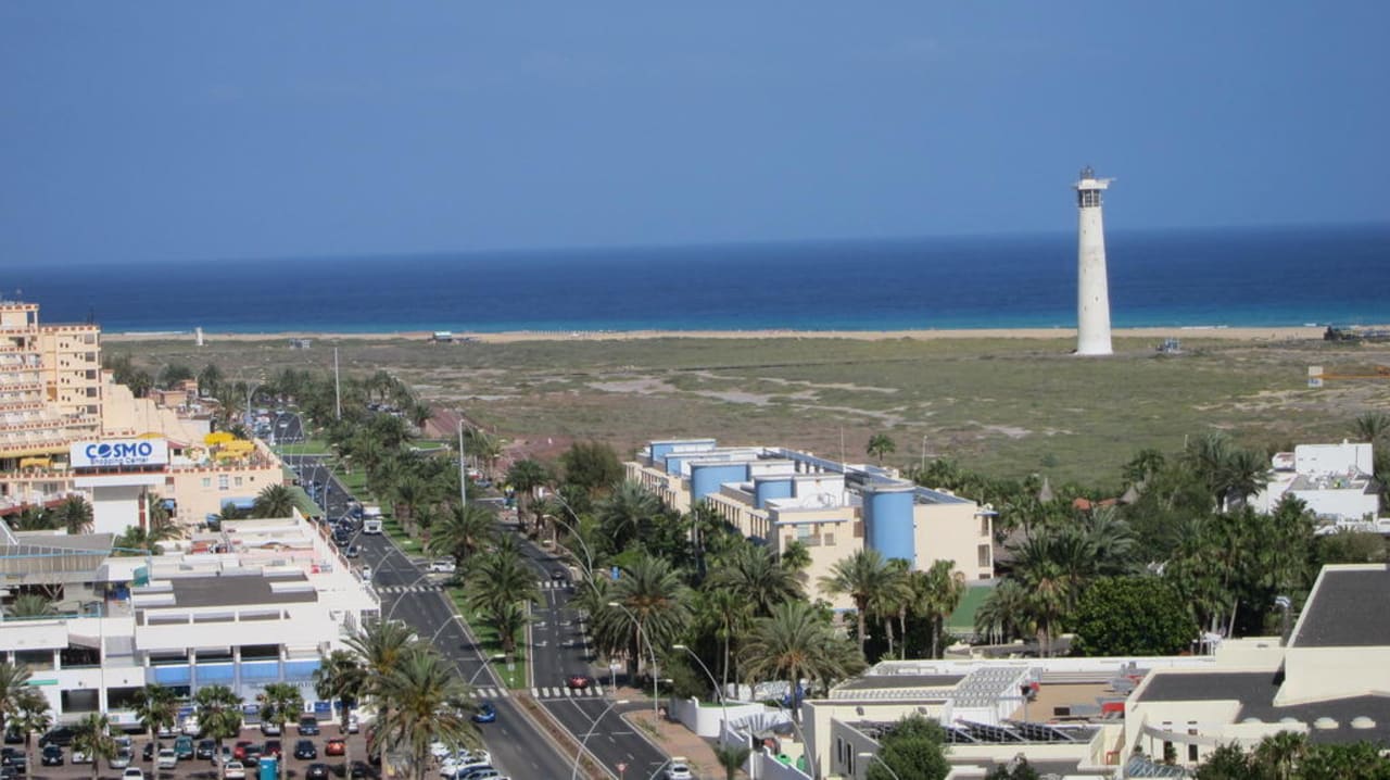 Jandia, Straße und Leuchtturm Hotel Riu Palace Jandia