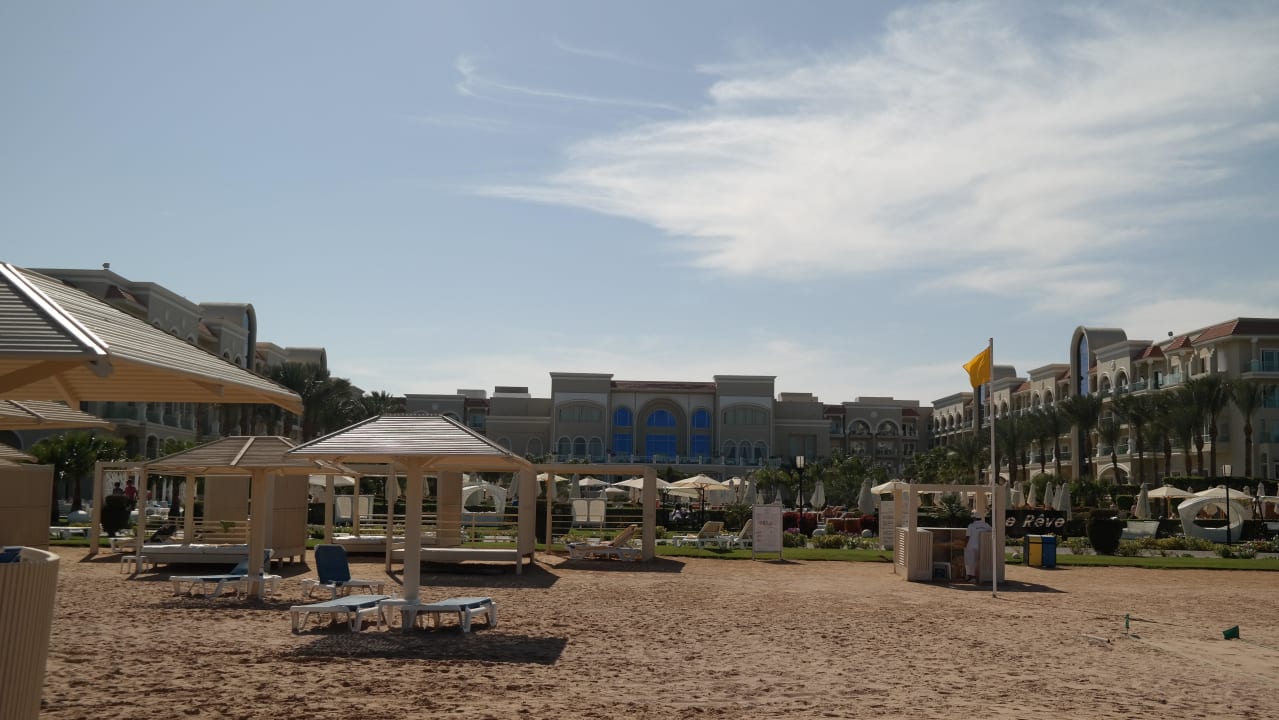 Blich vom Strand Premier Le Reve Hotel & Spa