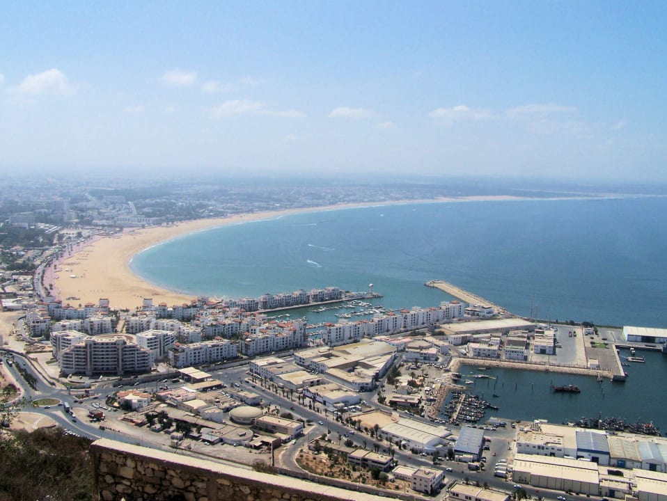 BlicK von der Zitadelle zum Strand Hotel Riu Tikida Dunas