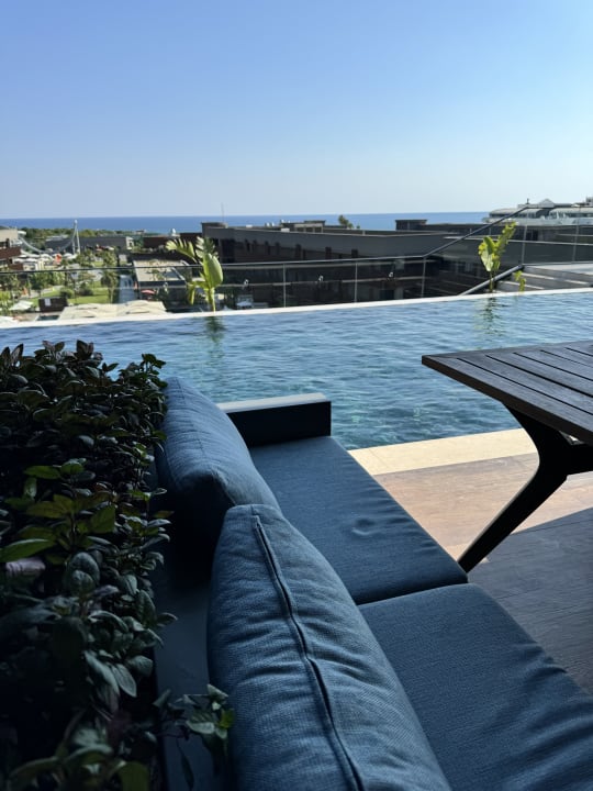 Pool Jacaranda Luxury Resort