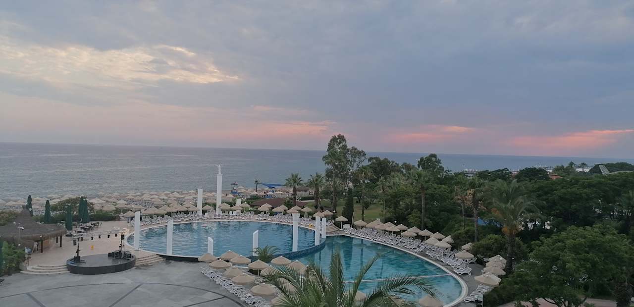 Pool Starlight Resort Hotel