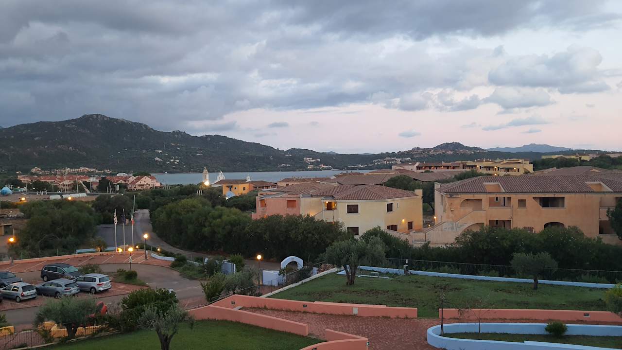 Ausblick Residence with private beach in Marinella