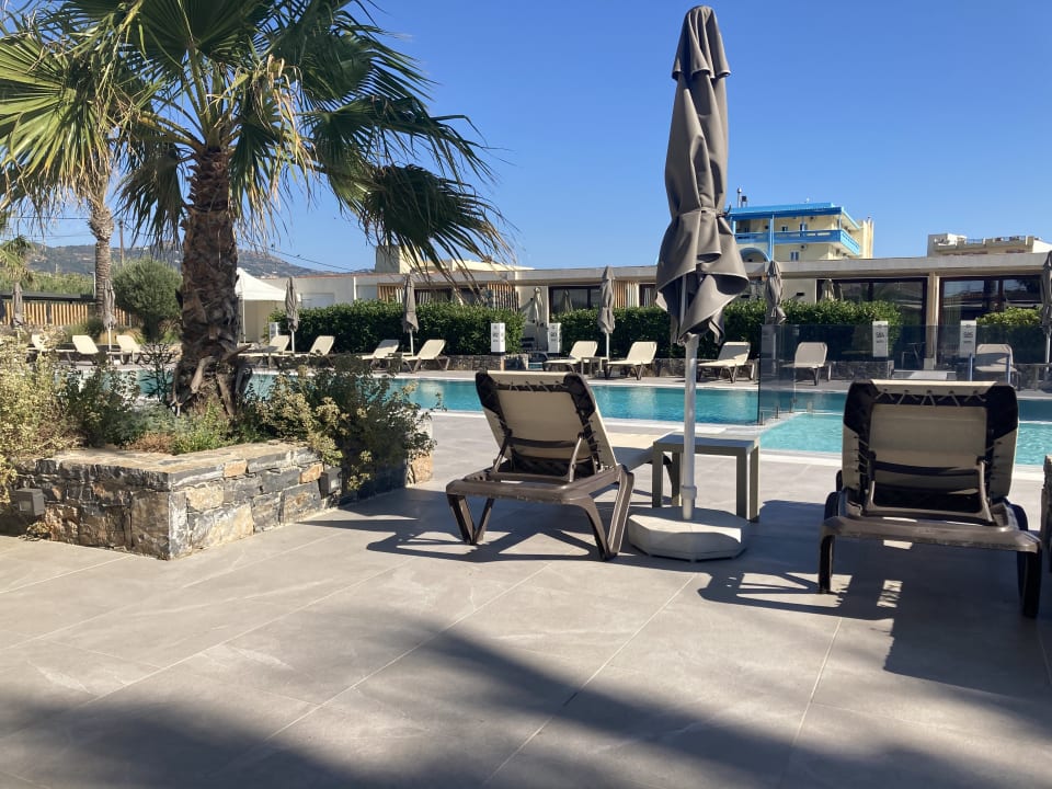 Pool Petousis Hotel & Suites