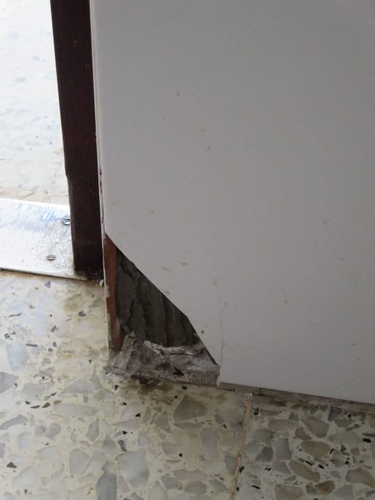 Abgeplatzte Kachel Küche Sun Club Playa del Ingles