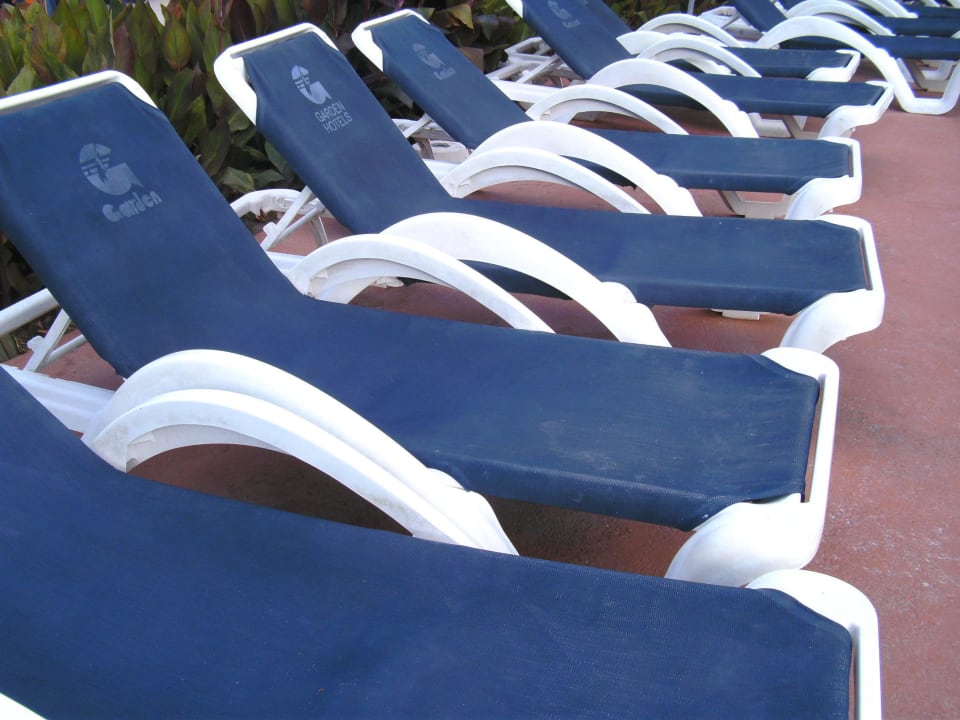 Liegen verdreckt Alcudia Garden Aparthotel