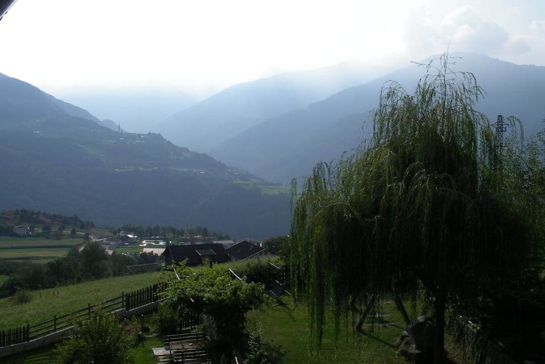 Blick nach links vom Balkon feldthurnerhof vinum-natur-relax