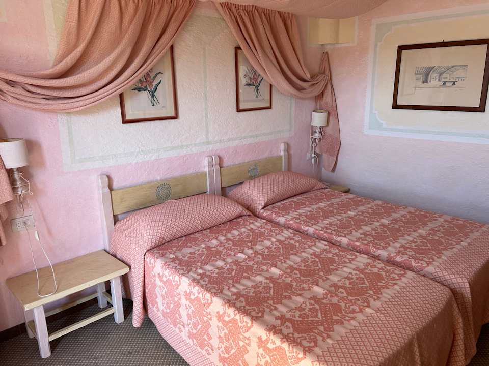 Zimmer Grand Hotel Smeraldo Beach