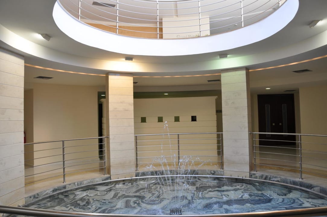 Lobby Grand Hotel Holiday Resort