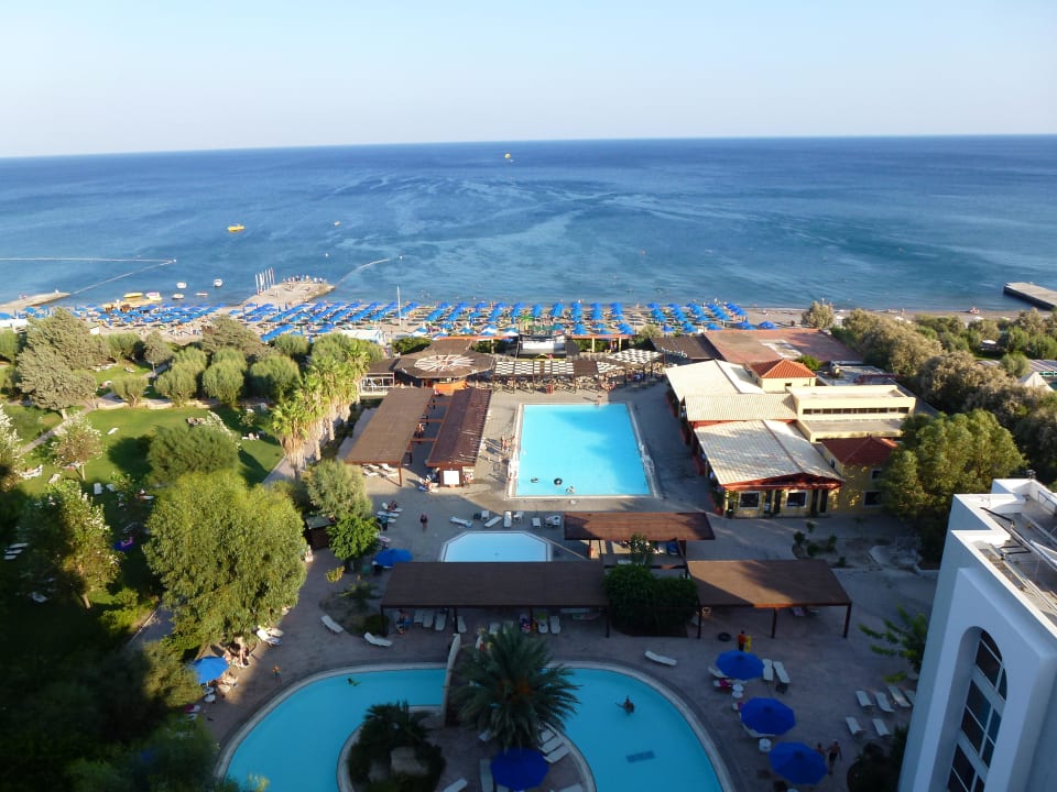 Poolanlage mal von ganz oben Esperides Beach Resort