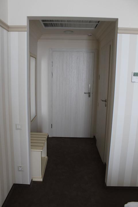 Eingangsbereich vom Zimmer Premier Geneva Hotel
