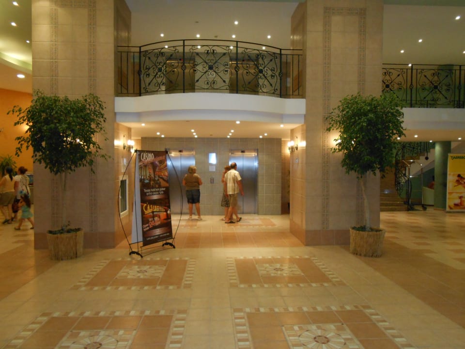 Eingangsbereich Hotel Hrizantema