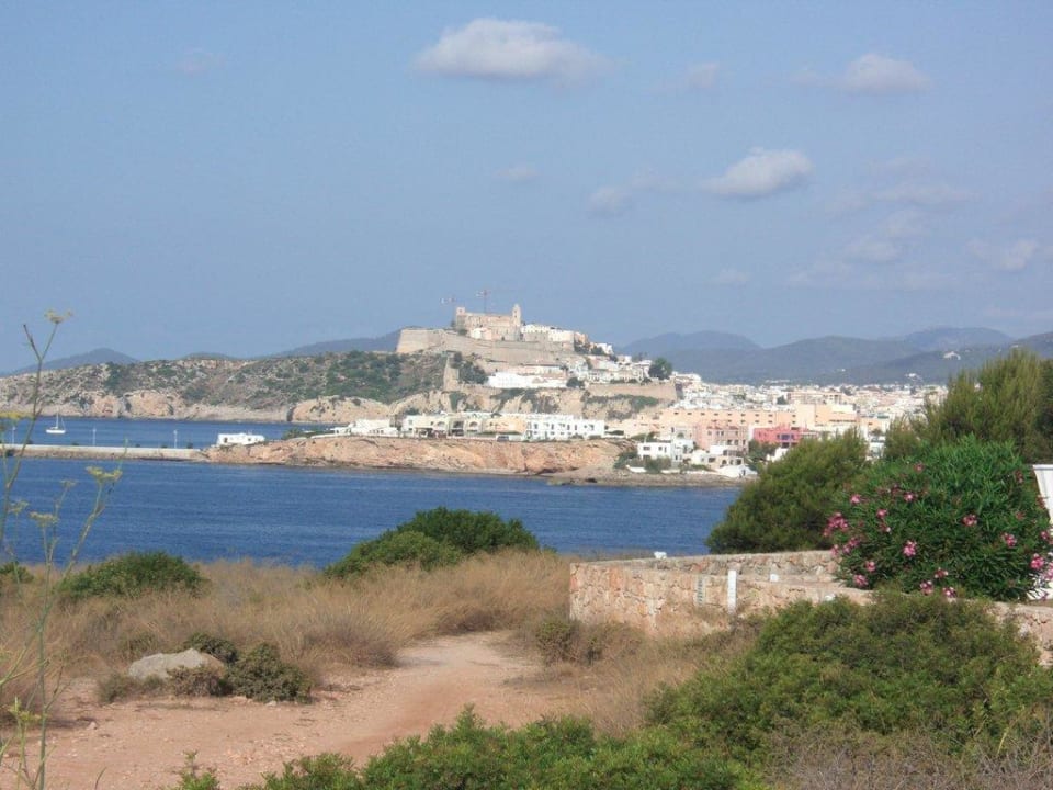 Ausblick auf die Stadt von Ibiza Destino Pacha Ibiza Resort - Adults only
