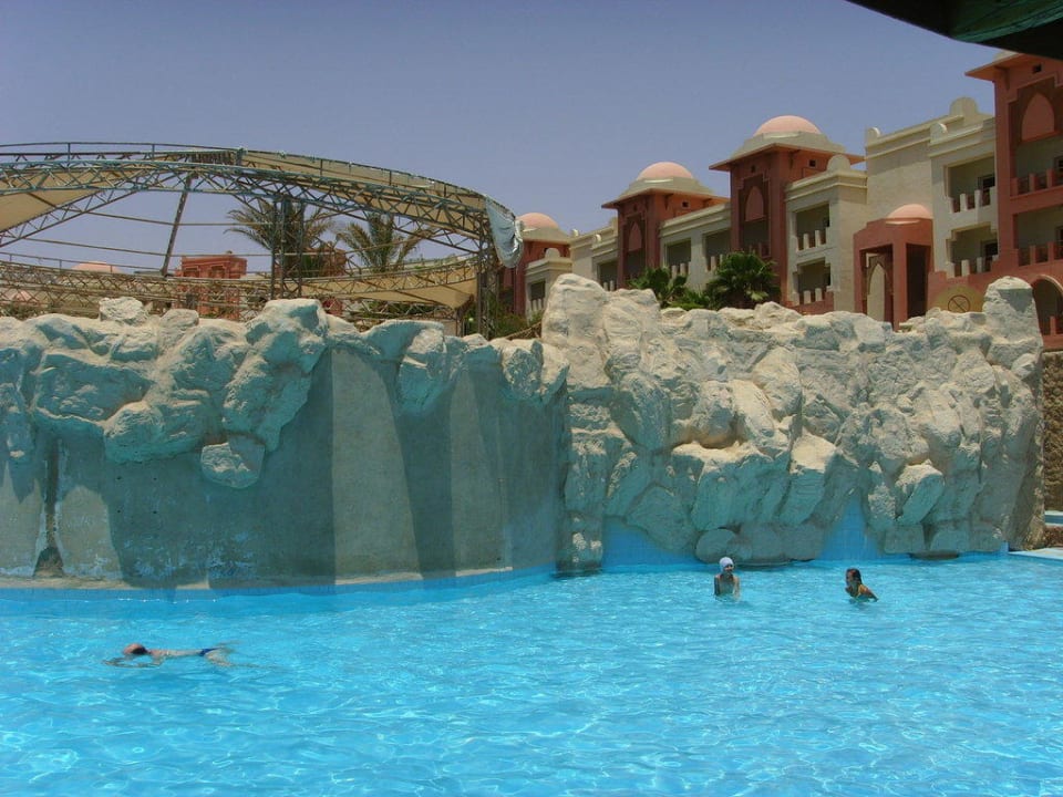 Pool Serenity Alpha Beach