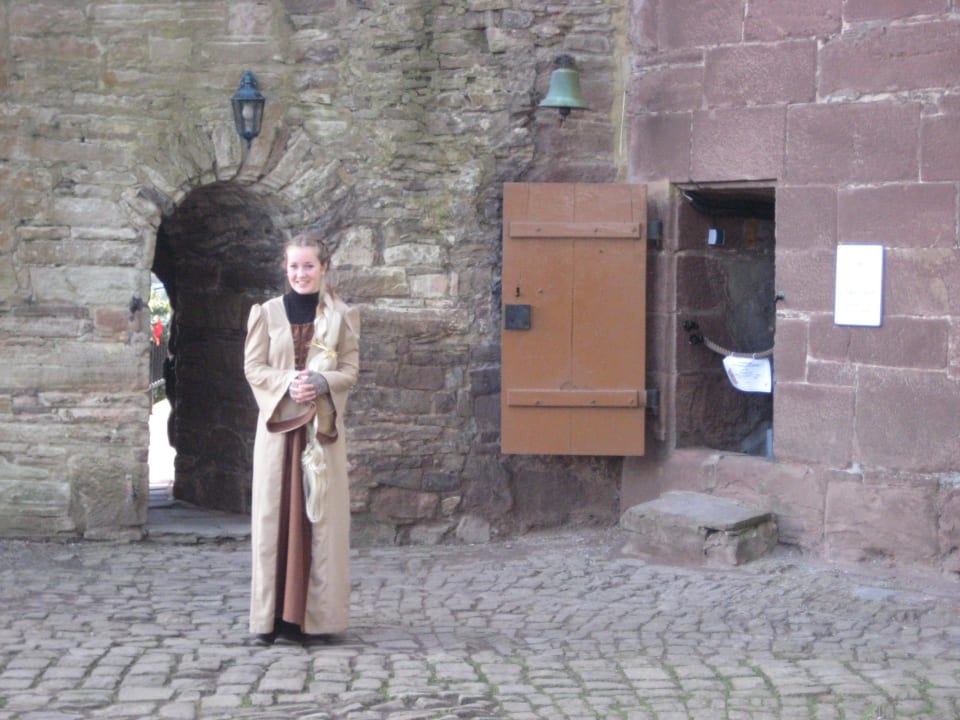 Rapunzel gab eine Führung durch ihren Turm Burghotel Trendelburg