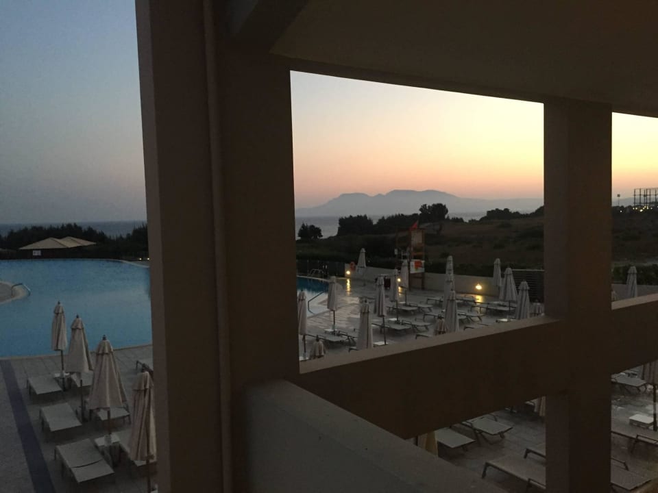 Activity Pool abends Blue Lagoon Village