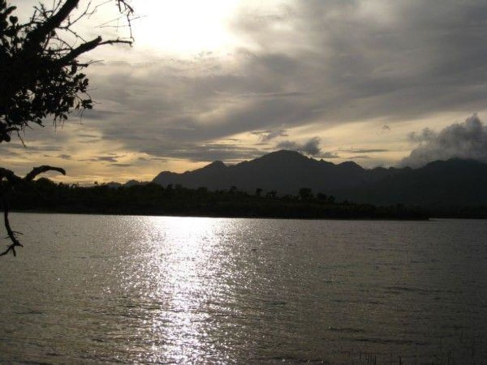 Morgens am Strand The Menjangan