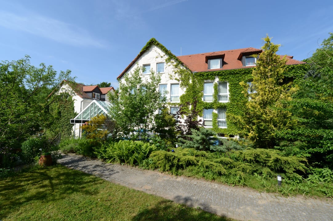 Gartenansicht Landidyll Hotel Baumwiese