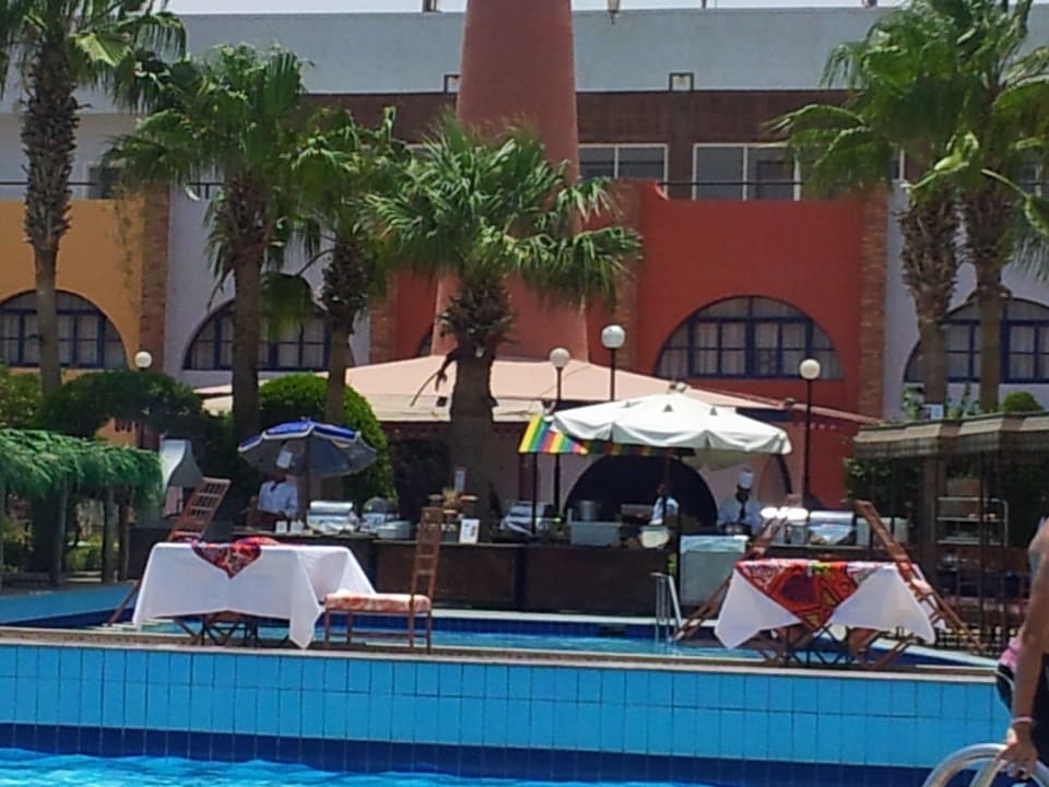 ..draußen essen im Sommer.. Arabia Azur Resort
