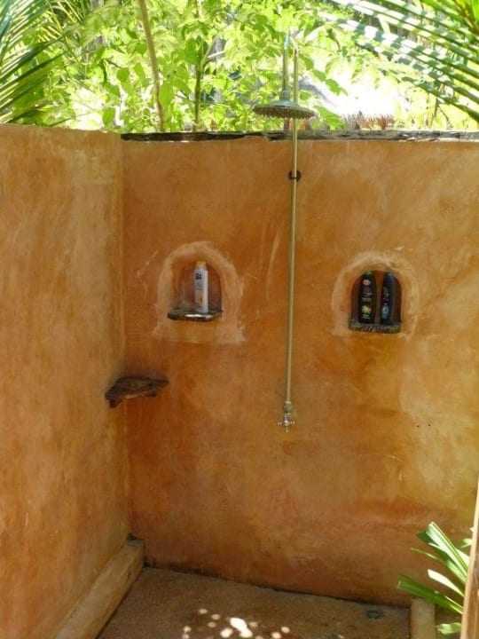 Regendusche im Grünen Hotel Thapwarin Resort