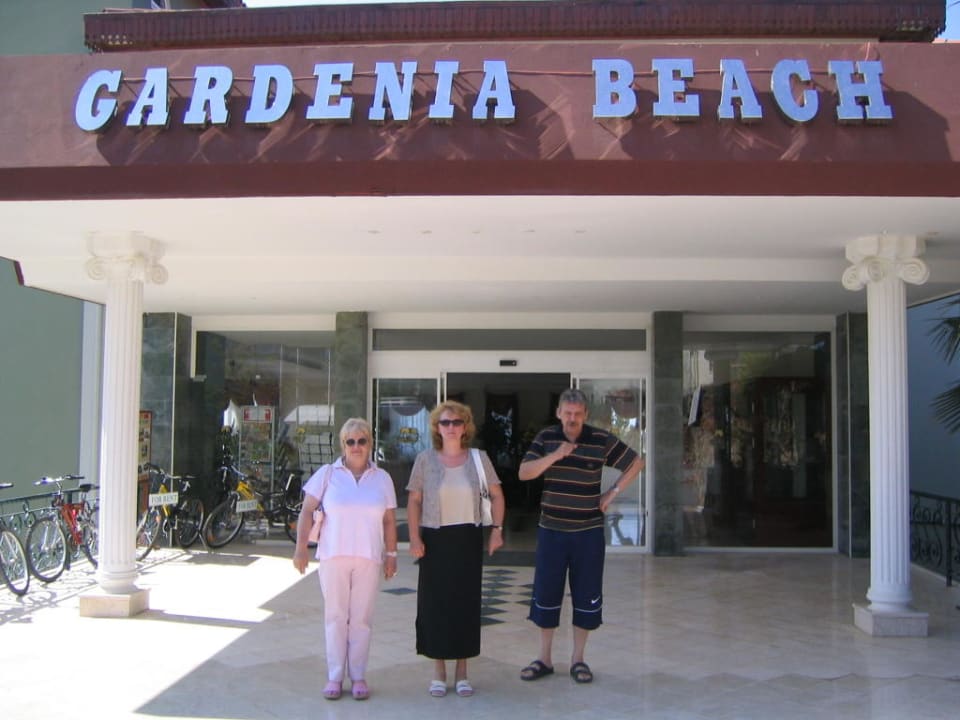 Eingang zum Gardenia Beach Hotel Gardenia Beach