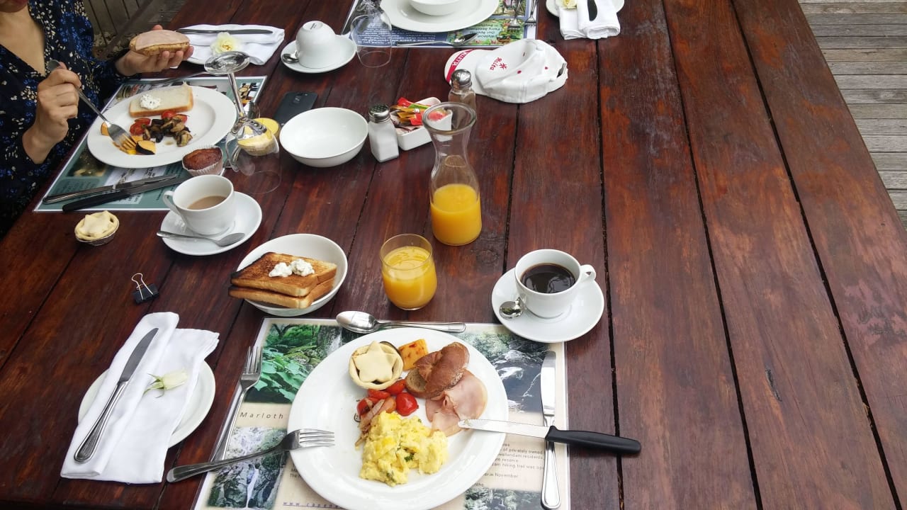 Śniadanie Guesthouse Aan de Oever B&B