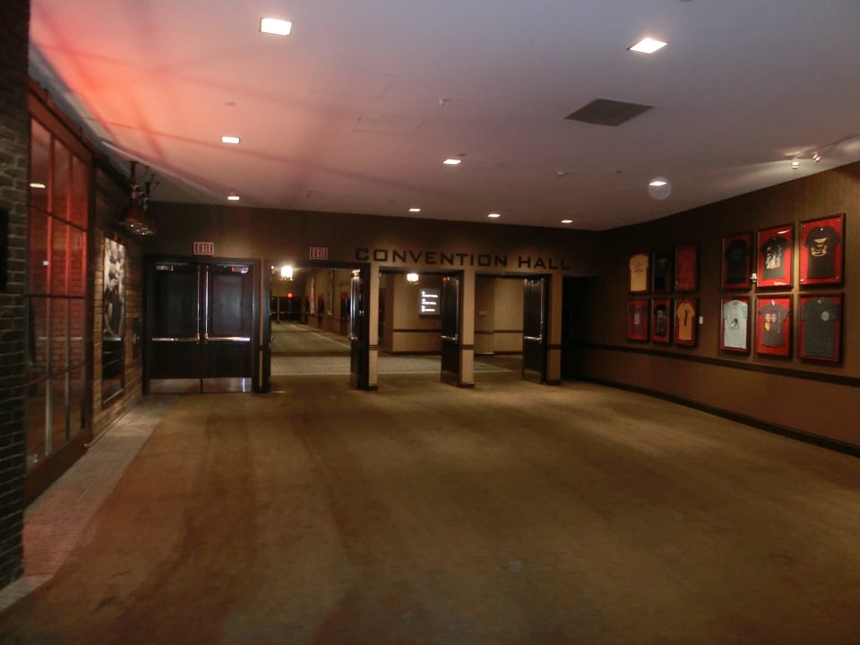 Weg zum Casino Tower Virgin Hotels Las Vegas, Curio Collection by Hilton