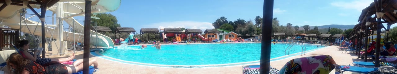 Basen przy placu zabaw Kipriotis Village Resort