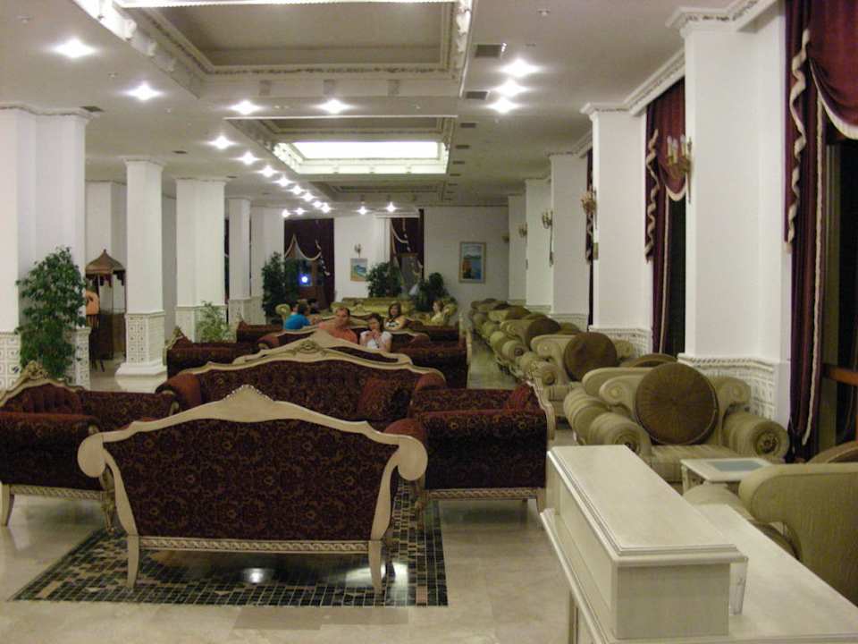Lobby Larina Resort Spa & Hotel