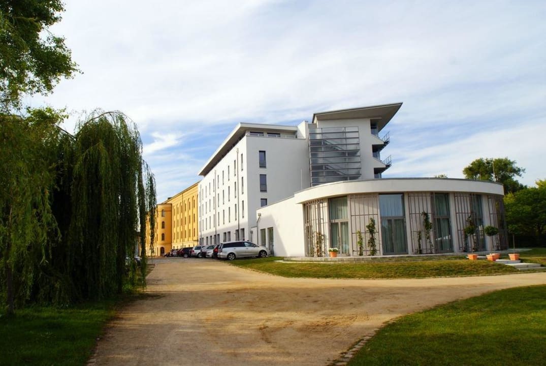 Außenansicht Hotel am Havelufer Potsdam