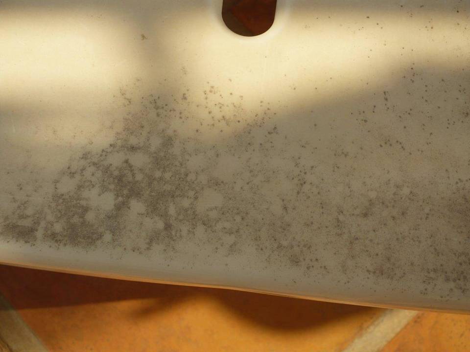 Verdreckte Poolliegen El Refugio Villa Rosa