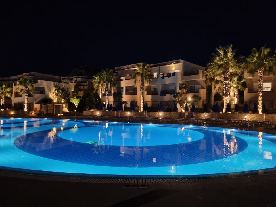 Gartenanlage Grand Hotel Holiday Resort