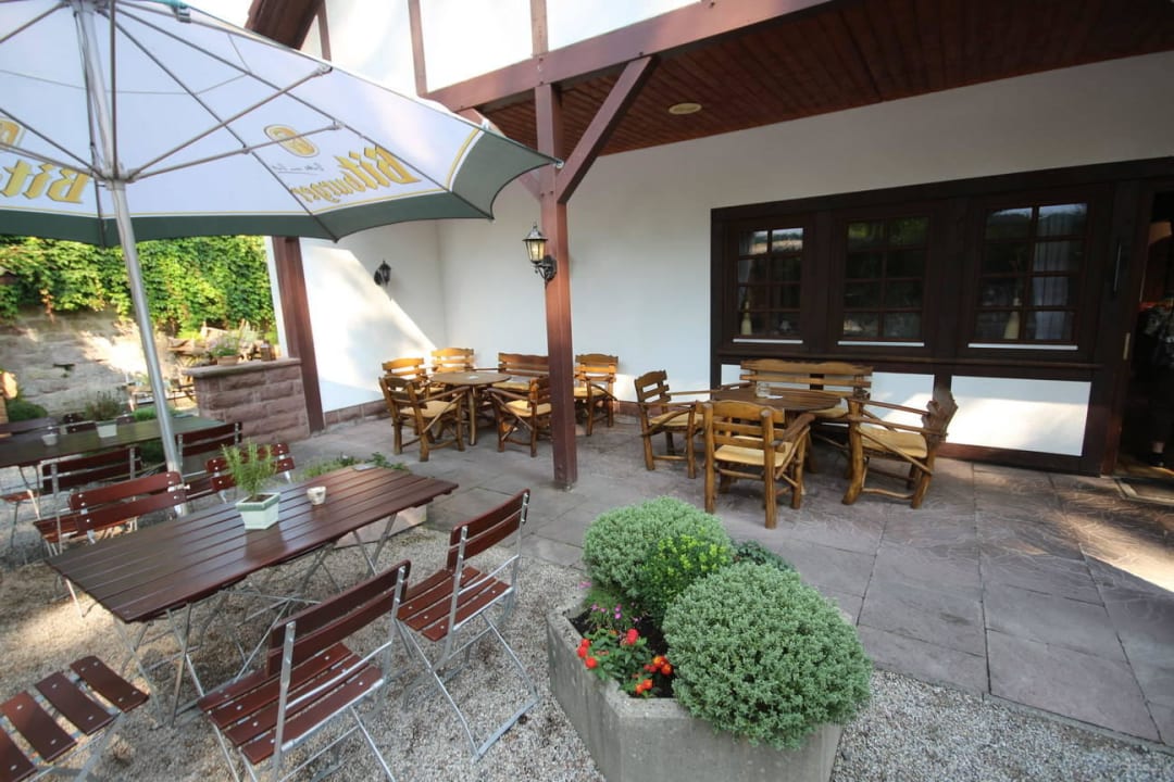 Gasthaus Zur Krone: Biergarten Frau Holle-Land-Hotel