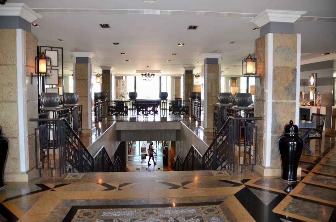 Lobby Grande Real Villa Italia