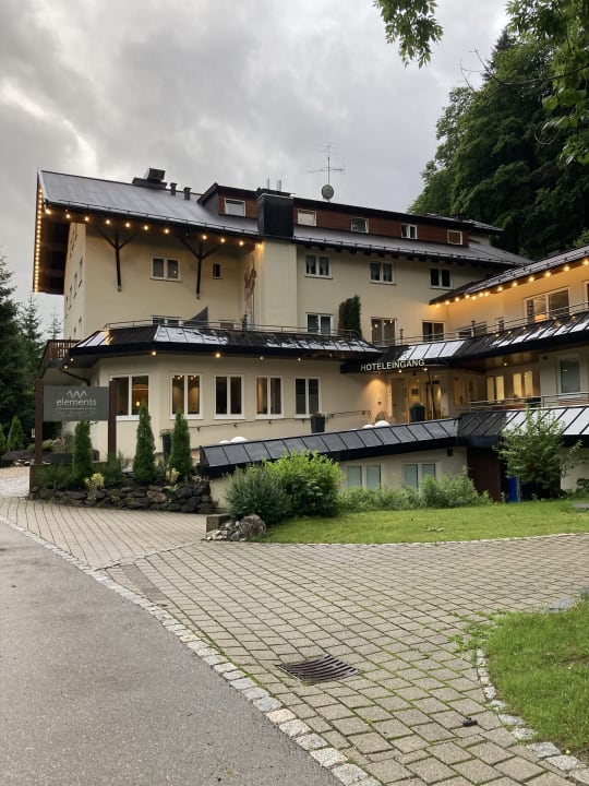 Außenansicht elements Hotel Christlessee Oberstdorf