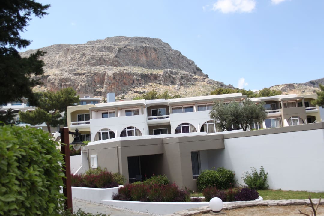 Die einzelnen Zimmerblöcke alltoura Club Hotel Porto Angeli Beach Resort